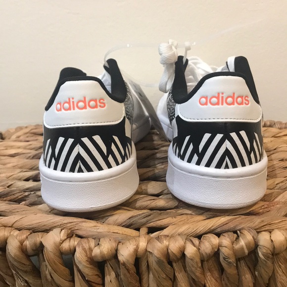 ADIDAS BRAND NEW sneakers with tag - Picture 5 of 8